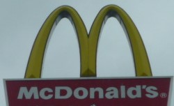 飲食店　マクドナルド仙台長町店（飲食店）まで656m