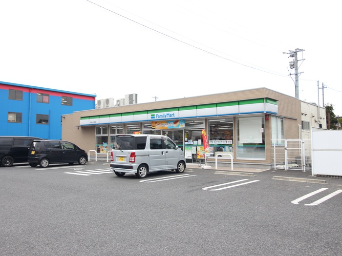 コンビニ　ファミリーマート刈谷井ヶ谷店（コンビニ）まで81m