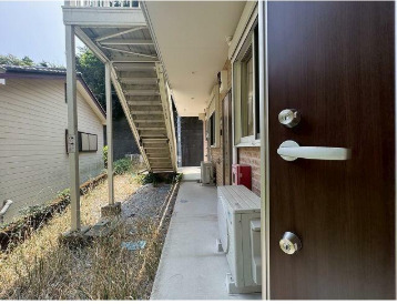 その他共有部分　開放的な玄関前♪