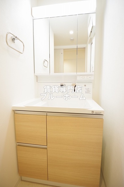 洗面設備　洗面所も収納豊富！