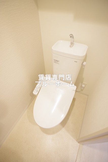 トイレ　温水洗浄便座付のトイレ！