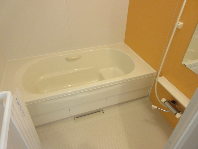 バス・シャワールーム　★１坪バス：ゆったりと寛げます★