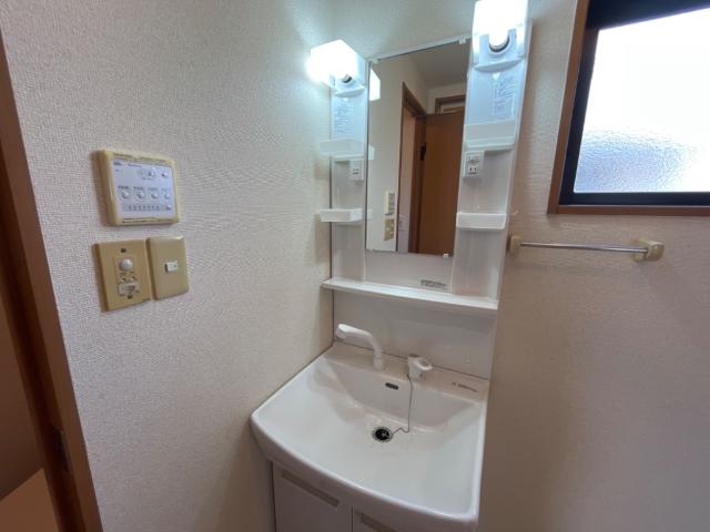 洗面設備　洗髪洗面化粧台