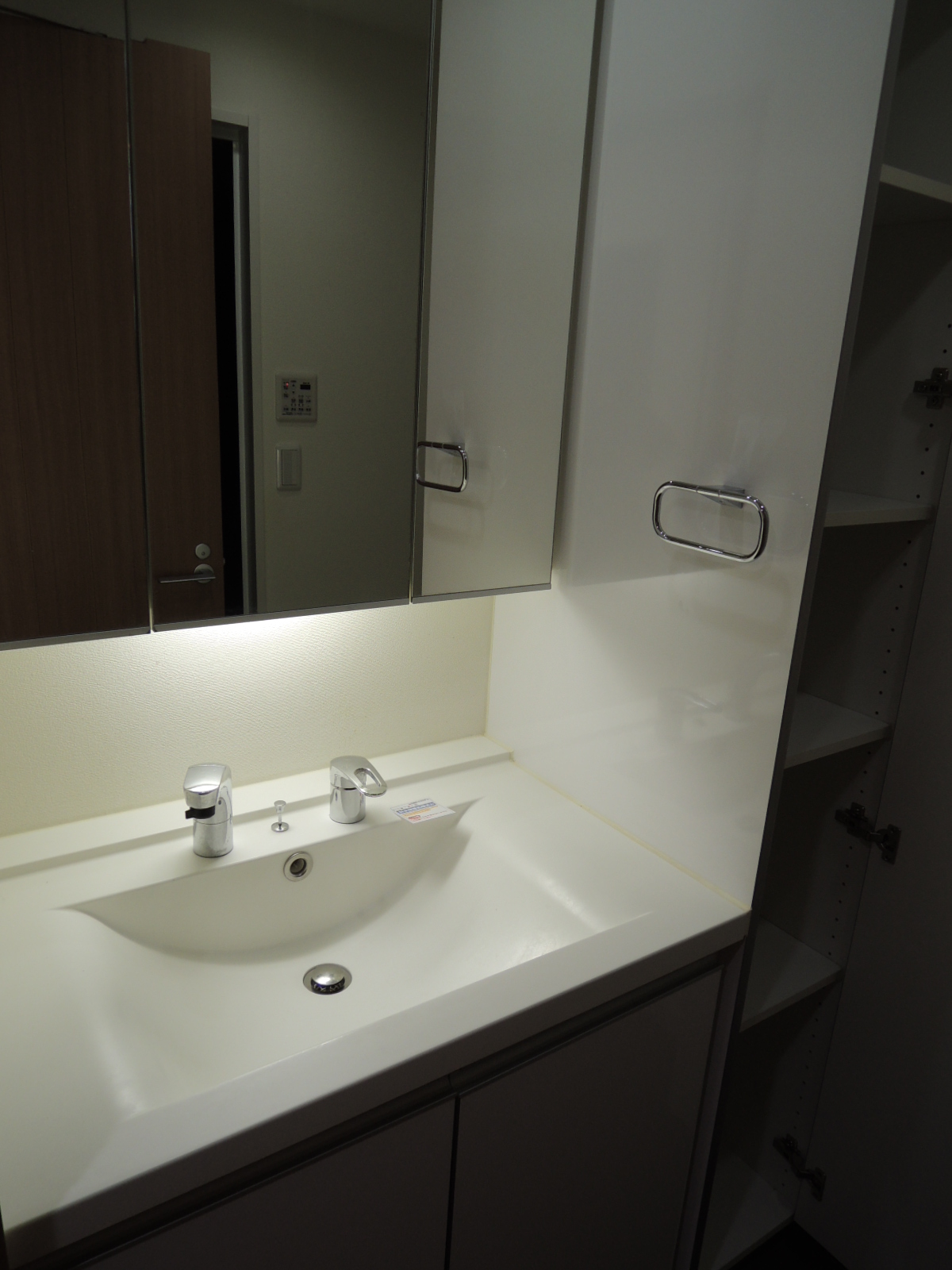 洗面設備　シャンプードレッサー