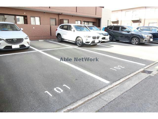 駐車場　駐車場