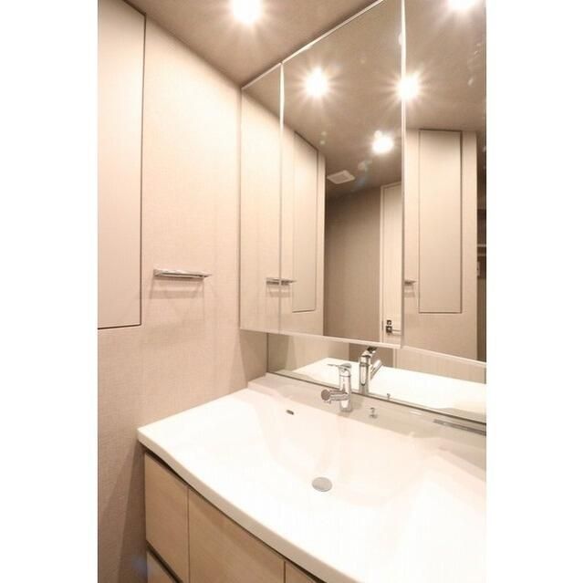 洗面設備　使いやすい洗面所です