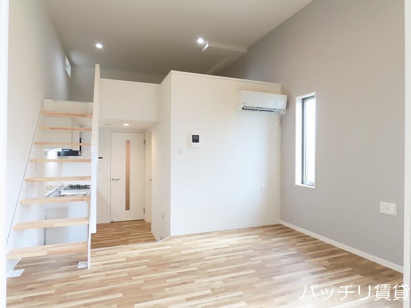 居室・リビング　＊画像は別部屋の為、現状を優先いたします