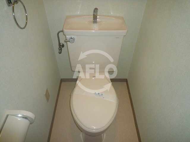 トイレ　プレサンス西心斎橋　トイレ