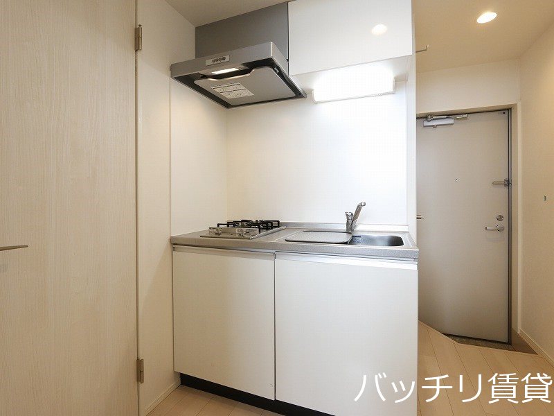 キッチン　別号室タイプの為、現状を優先致します。