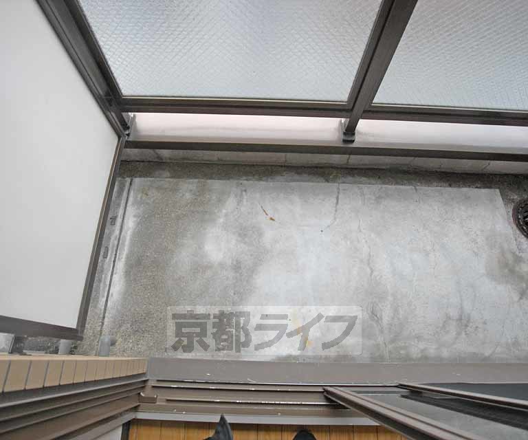 バルコニー　こじんまりしています。