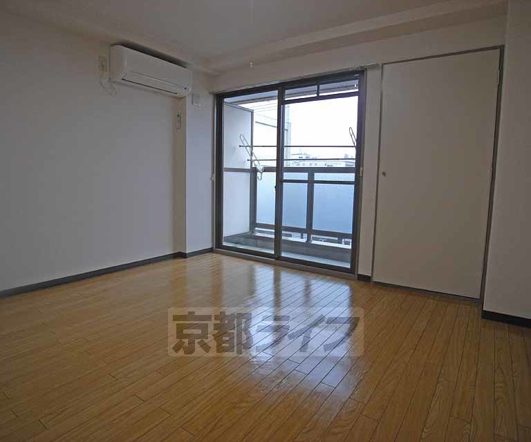 居室・リビング　綺麗なお部屋です。