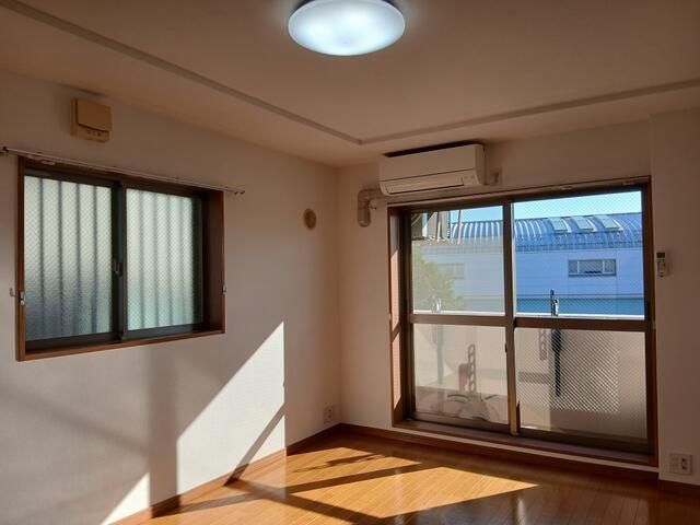 居室・リビング　★広々した洋室8.7帖です★