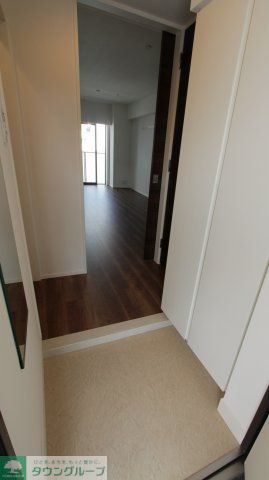 玄関　※参考写真