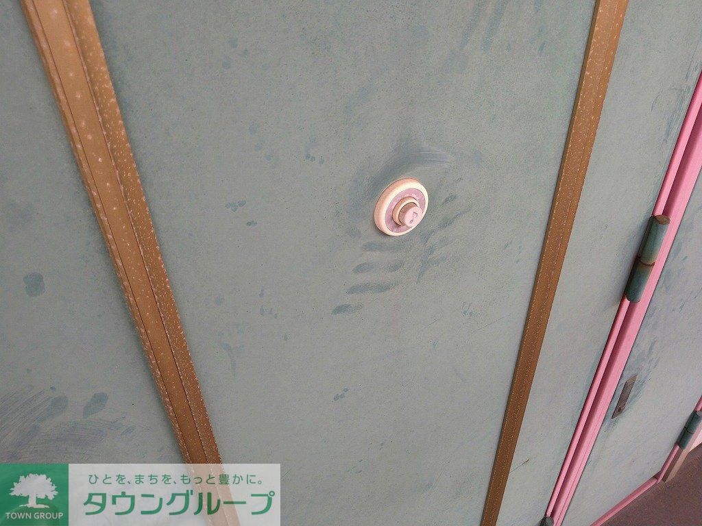 その他　玄関扉にチャイム設置