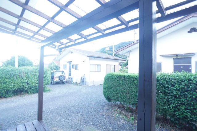 眺望　洗濯物は掃き出しに干せます！屋根があるのはポイント高め