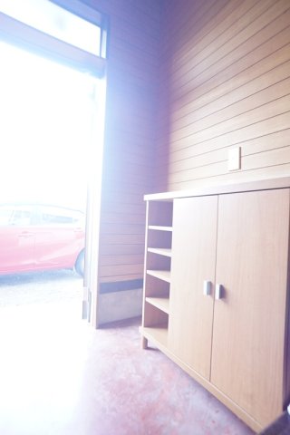 玄関　下駄箱付きの玄関です。