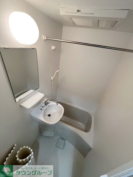 バス・シャワールーム　洗面