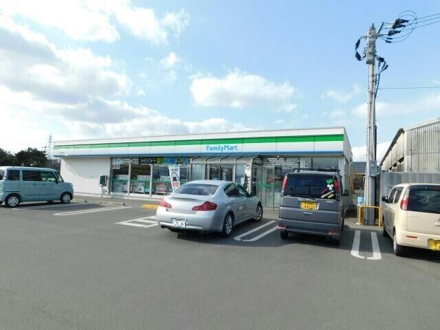 コンビニ　ファミリーマート串良有里店（コンビニ）まで1358m