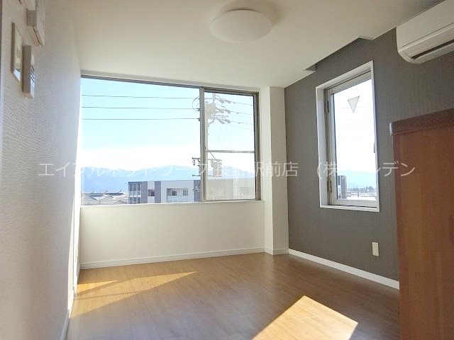 居室・リビング　※写真は302号室のものです。（参考）