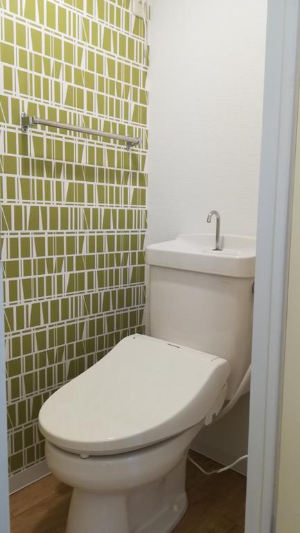 トイレ　トイレは温水洗浄便座付です