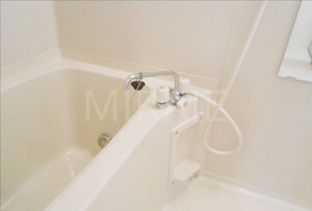 バス・シャワールーム　別号室の参考写真です。