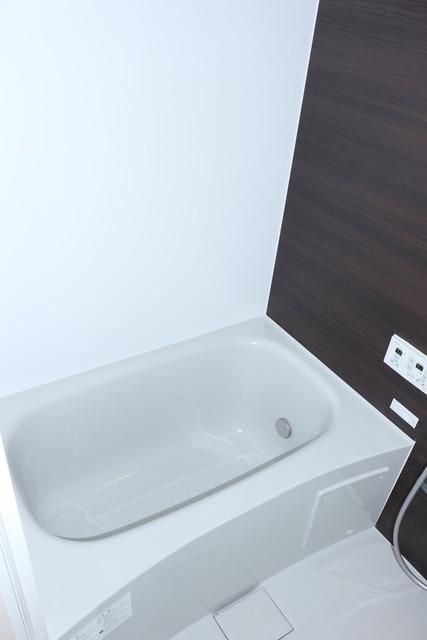 バス・シャワールーム　追い焚き機能付きお風呂です