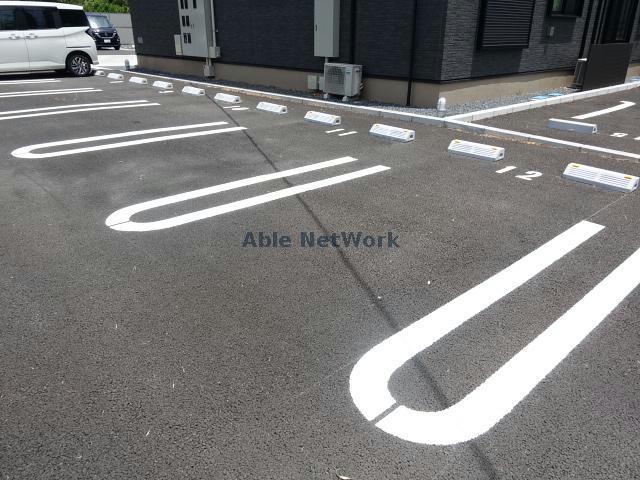 駐車場　駐車場