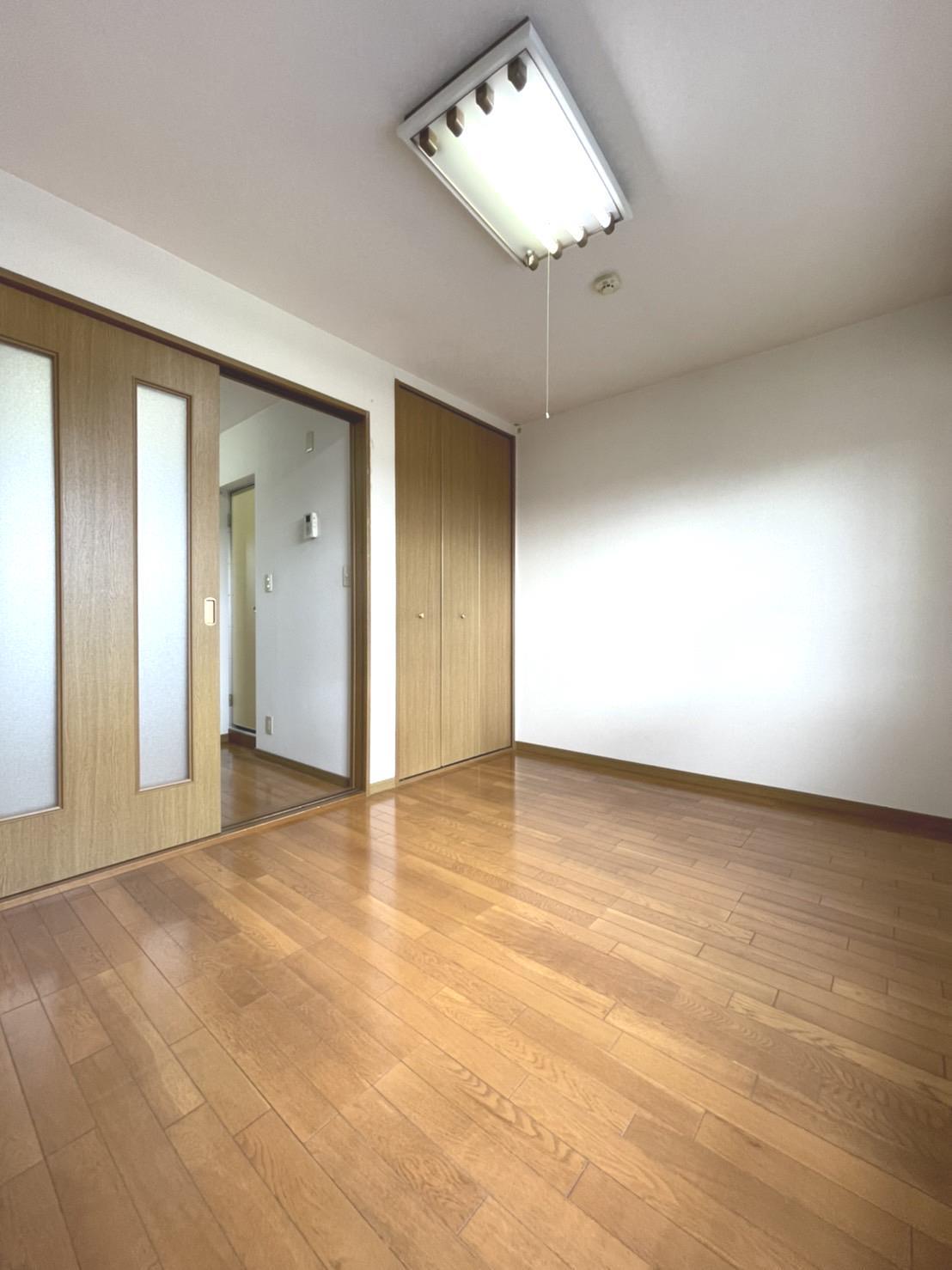 居室・リビング　6帖洋室（写真は別のお部屋の室内です）