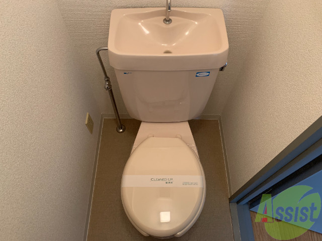 トイレ　こちらはトイレです。清潔感があり、安心して使用できます。