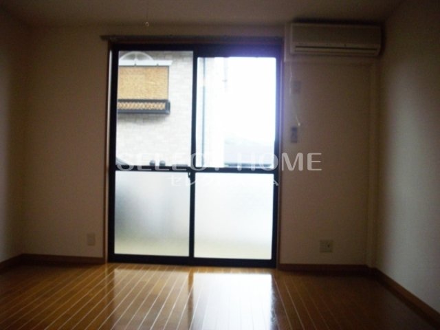 居室・リビング　こちらのリビングで趣味の時間をお楽しみください