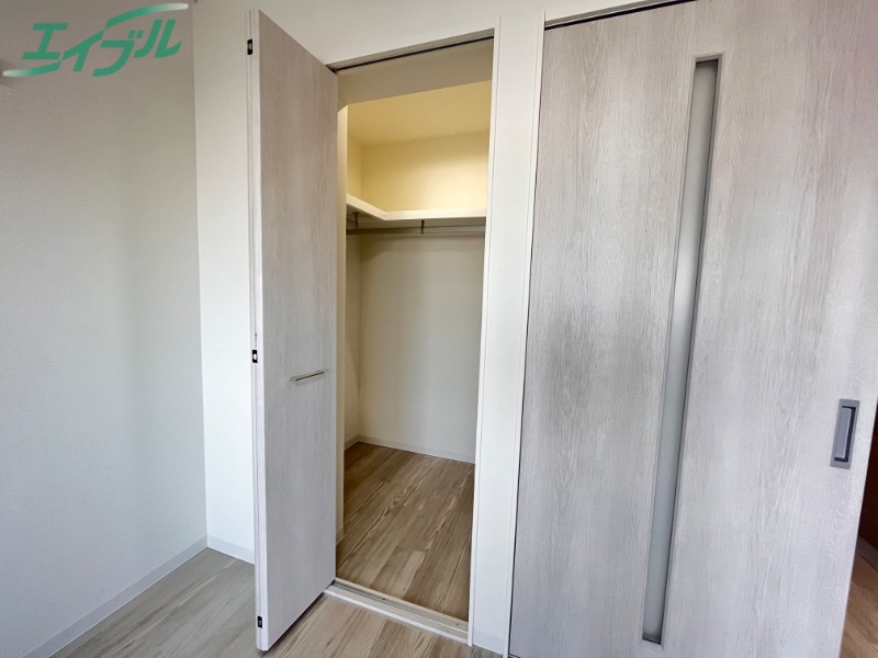 収納　同型参考写真