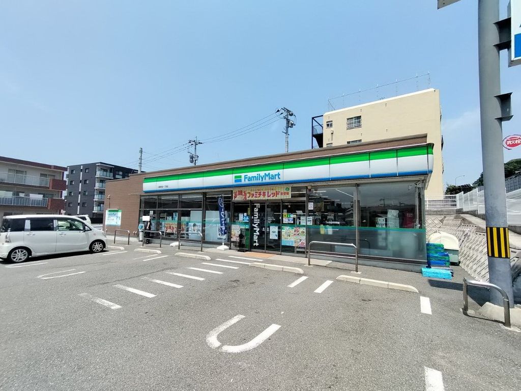 コンビニ　ファミリーマート 小倉赤坂一丁目店（コンビニ）まで510m