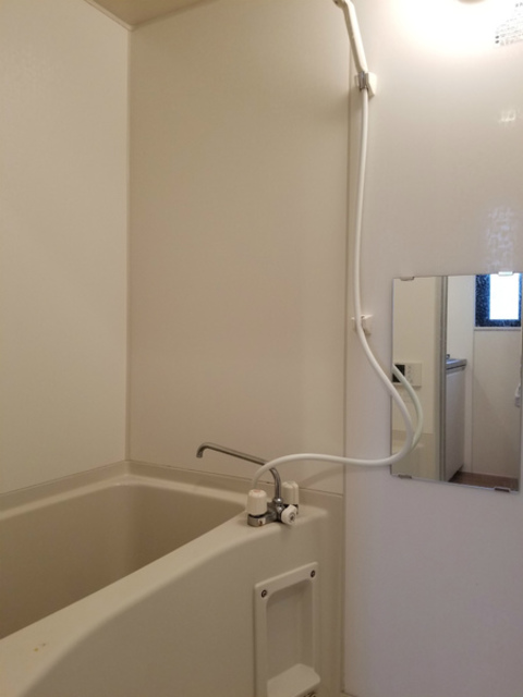 バス・シャワールーム　同タイプ別部屋の写真です。