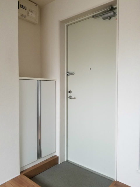 玄関　同タイプ別部屋の写真です。