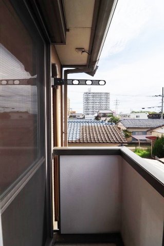バルコニー　お洗濯にも便利なバルコニー付き