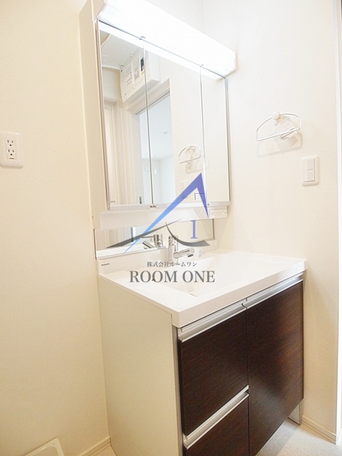 洗面設備　独立洗面台です。