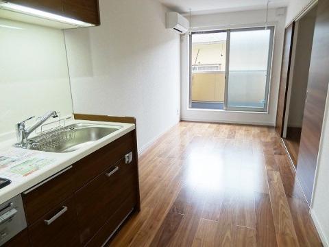 居室・リビング　室内