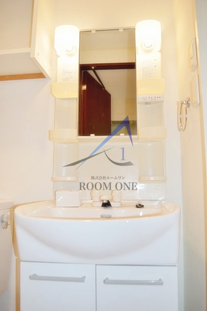 洗面設備　独立洗面台です。