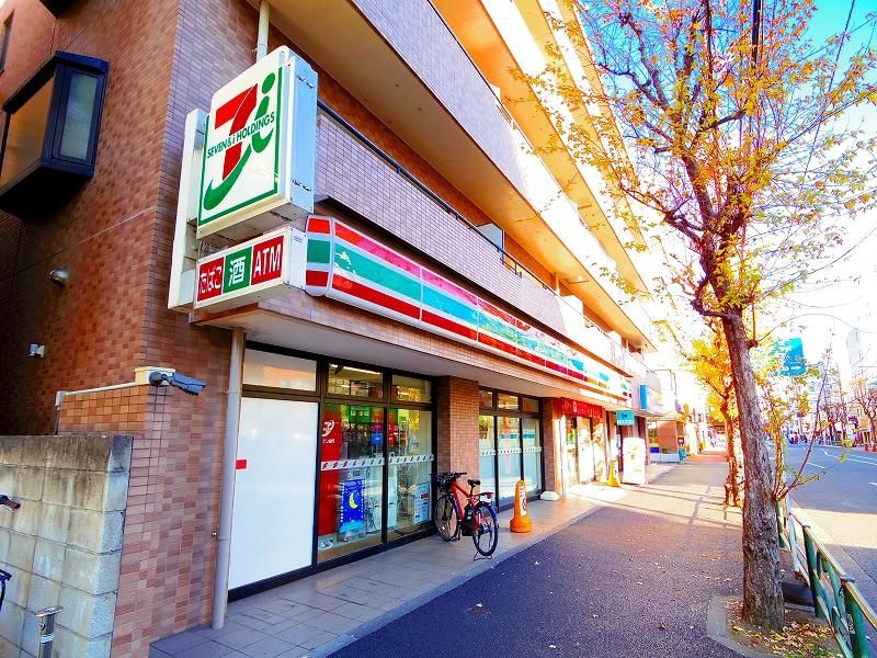 コンビニ　セブンイレブン 杉並堀ノ内1丁目店（コンビニ）まで697m