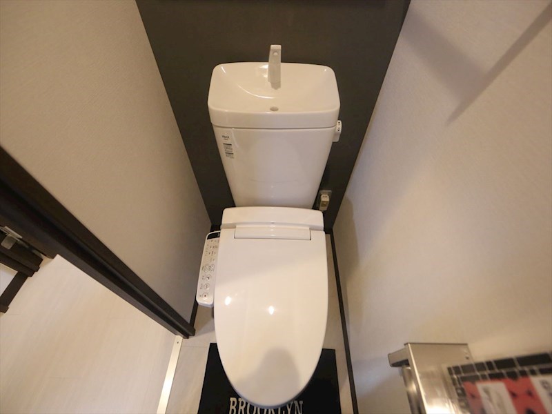 トイレ　温水洗浄暖房便座付トイレ