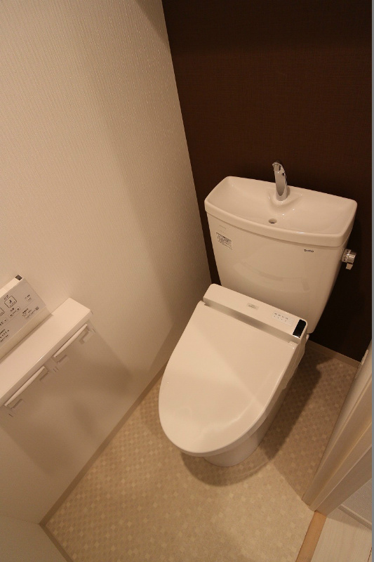 トイレ　別室の写真参照。