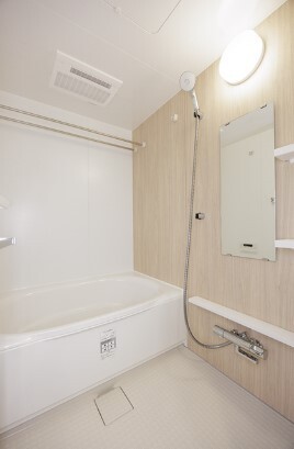 バス・シャワールーム　写真は同タイプ住戸です