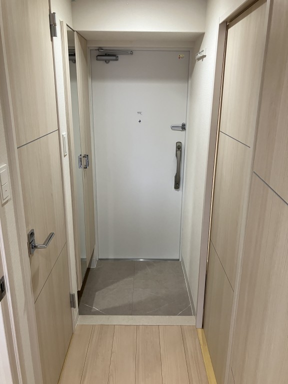 玄関　リシェ薬院