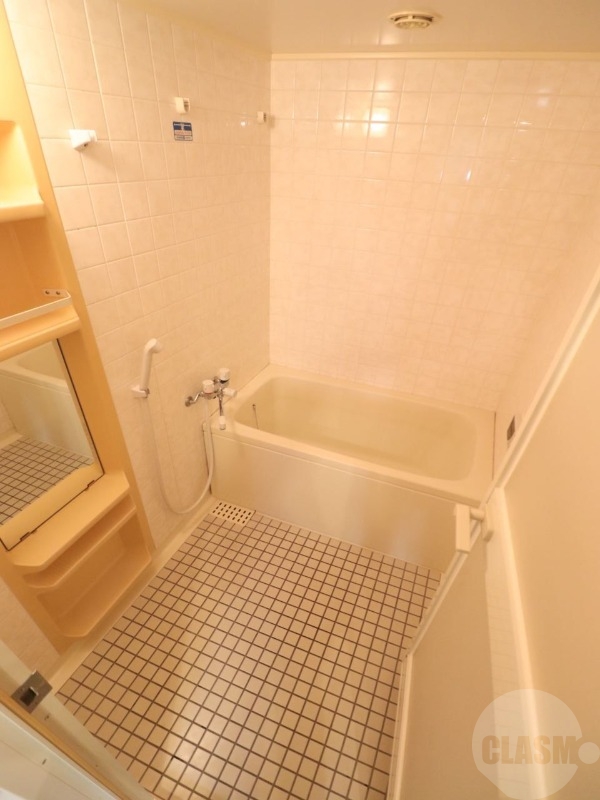 バス・シャワールーム　清潔感のあるバスルーム