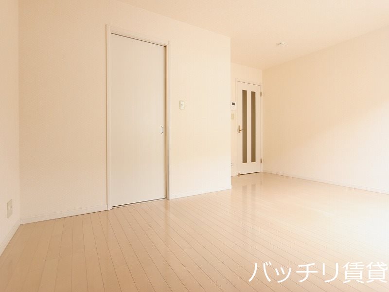 居室・リビング　同シリーズの別号室の画像。現況を優先します。