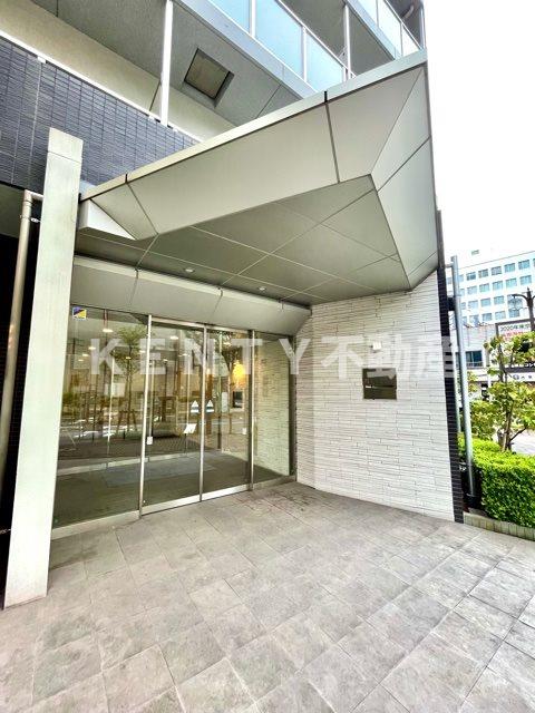 エントランス　落ち着いたエントランスです