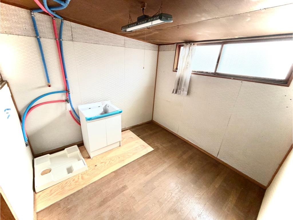 洗面設備　独立洗面台と室内洗濯機パンは新品をご用意します＾＾