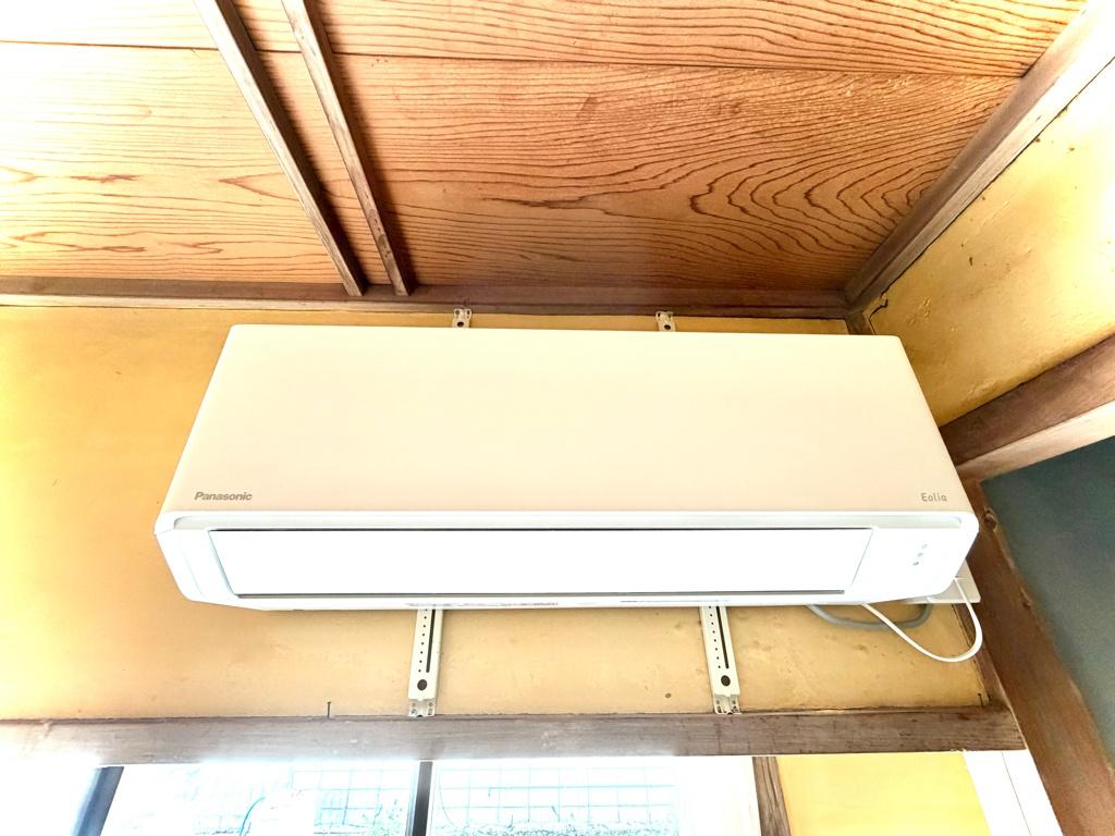 その他設備　リビングには新品のエアコンを設置＾＾