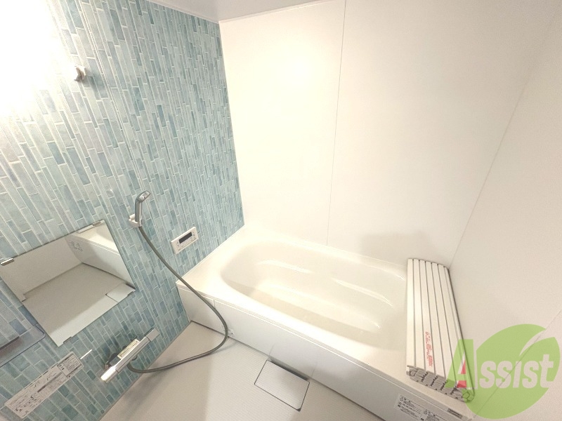 バス・シャワールーム　浴槽が広いので日々の疲れが癒されますね。