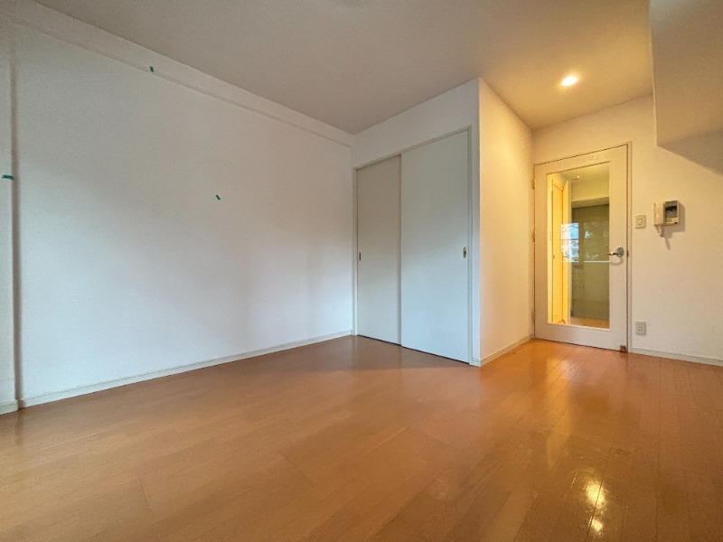 居室・リビング　２０１号室　写真